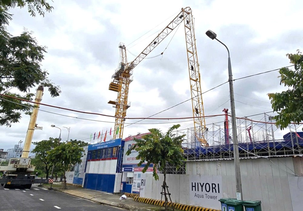 Gãy cần cẩu tháp tại công trình cao tầng ở Đà Nẵng - ảnh 1
