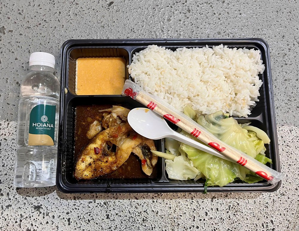 Chung tay hỗ trợ người dân vùng lũ - ảnh 4