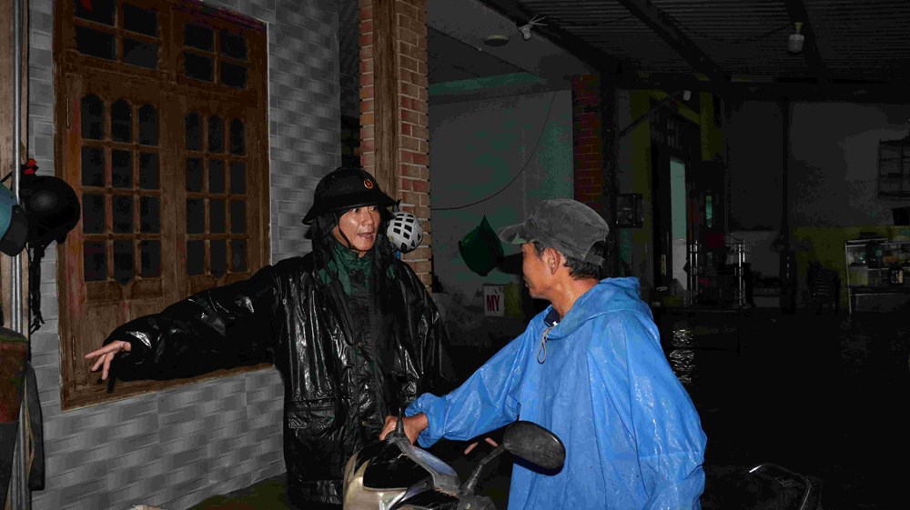 Đưa máy bay không người lái cứu trợ người dân bị cô lập do mưa lũ - ảnh 7