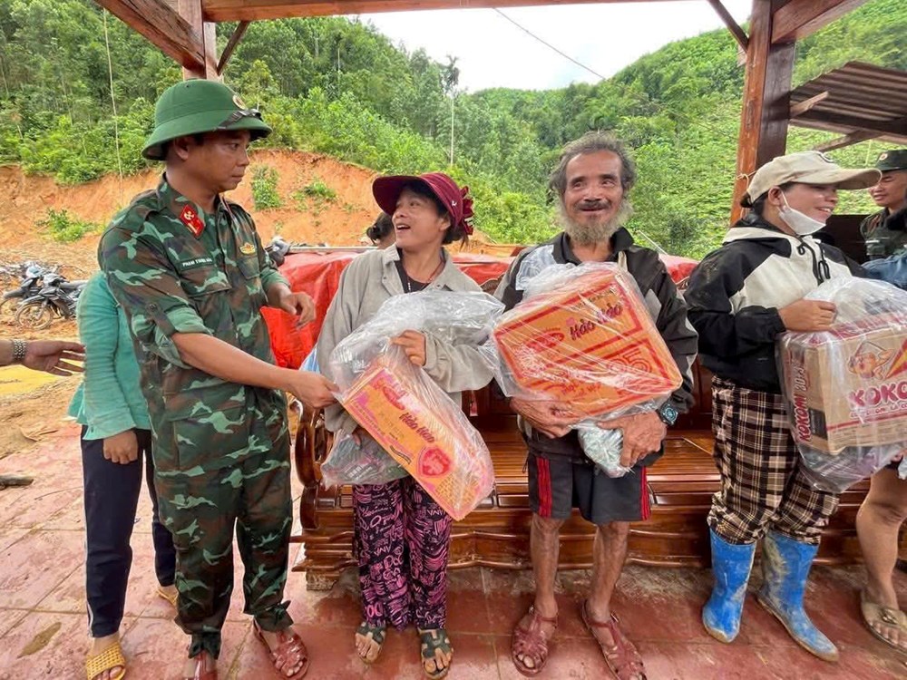 Những chuyến hàng nghĩa tình vào vùng cô lập - ảnh 3