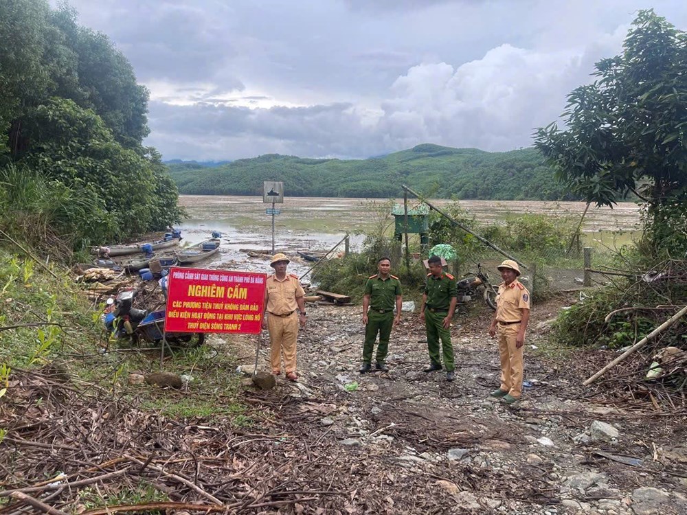 Khuyến cáo và nghiêm cấm phương tiện thủy hoạt động trong thời điểm nước lũ lên cao - ảnh 2