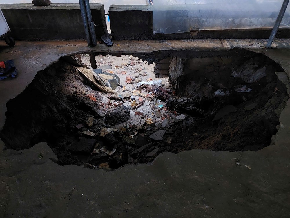 Nhiều tuyến đường ở Đà Nẵng ngập sâu do mưa lớn, giao thông hỗn loạn - ảnh 15