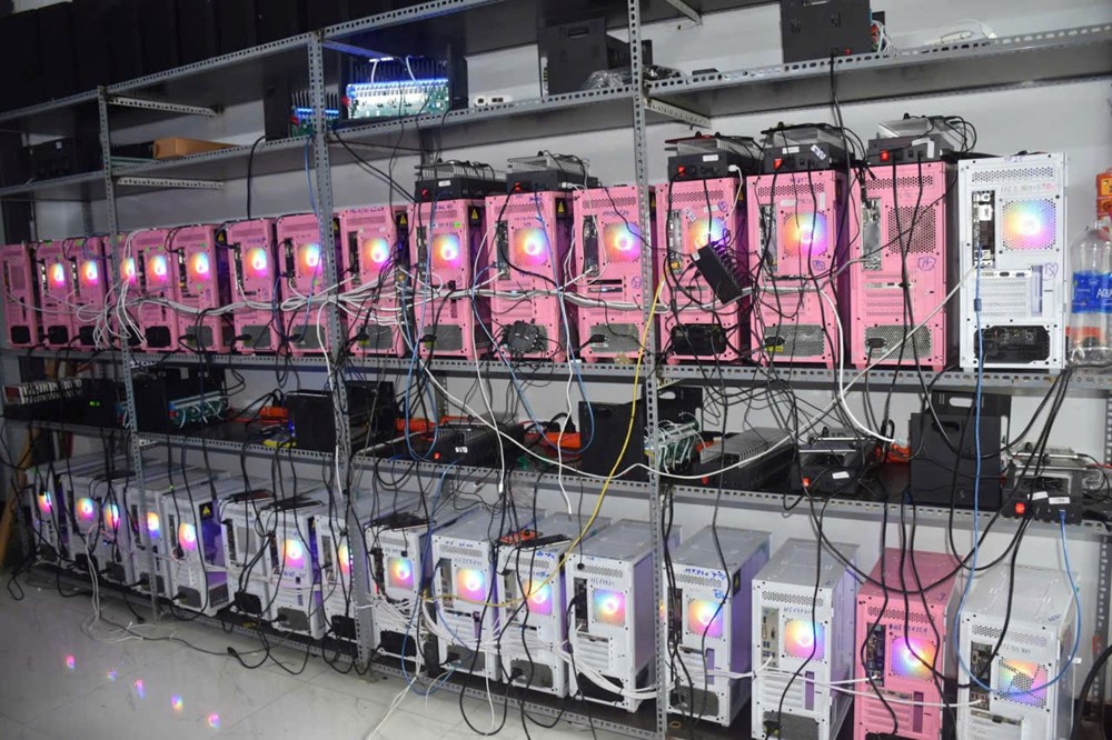 Triệt xóa đường dây cho thuê tài khoản mạng xã hội để lừa đảo, đánh bạc - ảnh 3