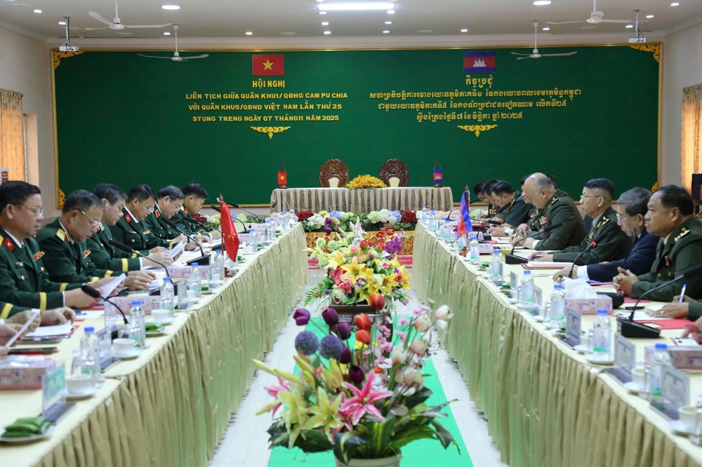 Hội nghị liên tịch giữa Quân khu 5 và Quân khu 1 (Quân đội Hoàng gia Campuchia) - ảnh 1