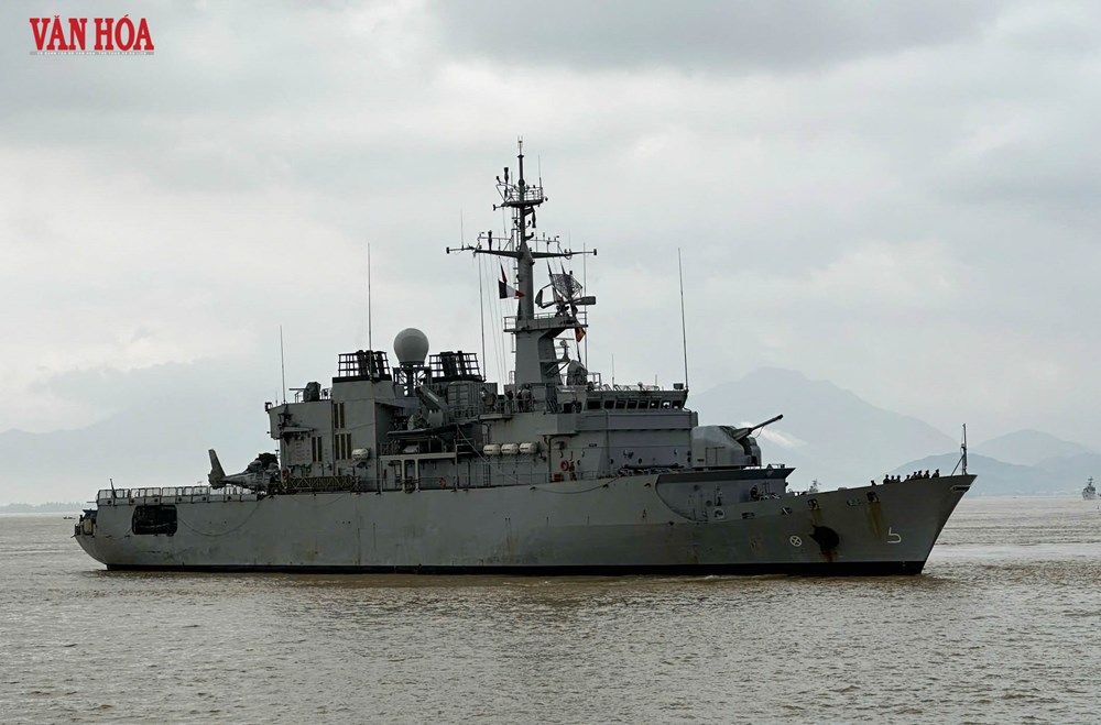 Tàu Hải quân Pháp thăm Đà Nẵng - ảnh 1