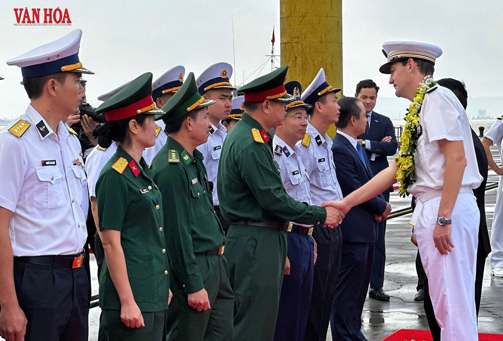 Tàu Hải quân Pháp thăm Đà Nẵng - ảnh 3