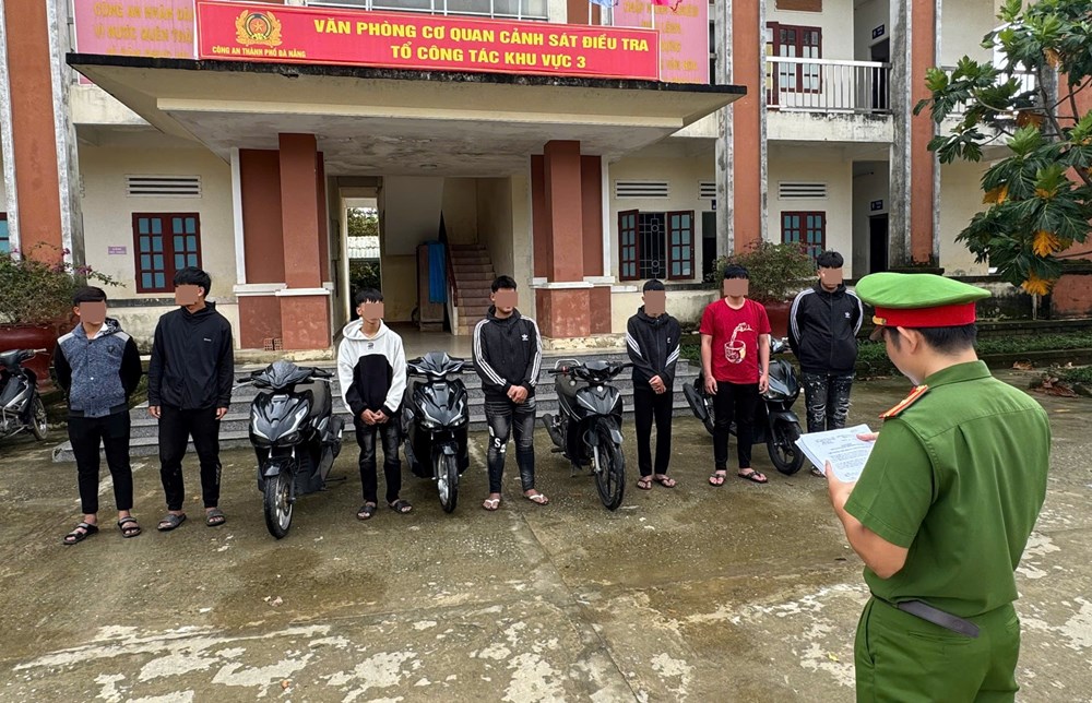 Khởi tố nhóm “báo thủ” sử dụng hung khí gây rối trật tự công cộng - ảnh 2