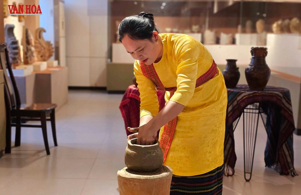 Khai mạc trưng bày chuyên đề “Bảo vật quốc gia - Di sản trong lòng Đà Nẵng” - ảnh 8