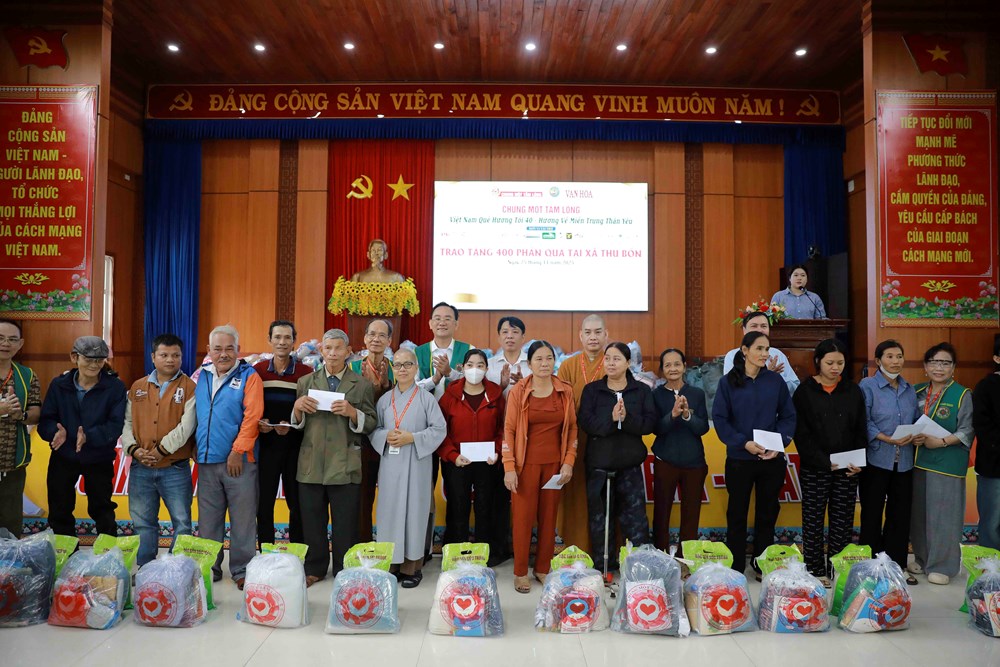 Chương trình thiện nguyện “Chung một tấm lòng - Việt Nam quê hương tôi” lần thứ 40 hướng về miền Trung - ảnh 4