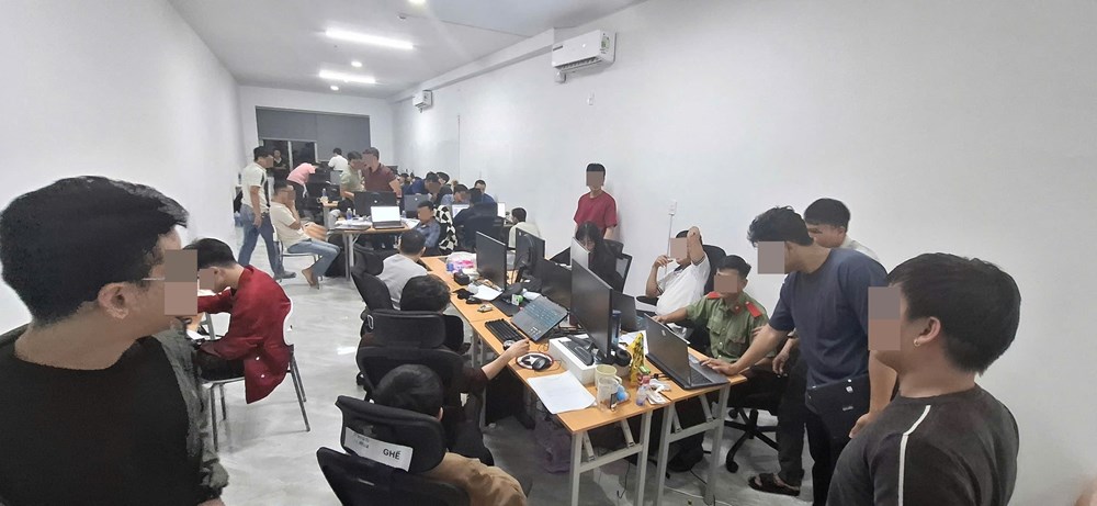 Khởi tố 19 đối tượng trong đường dây nâng cấp website đánh bạc xuyên quốc gia - ảnh 2