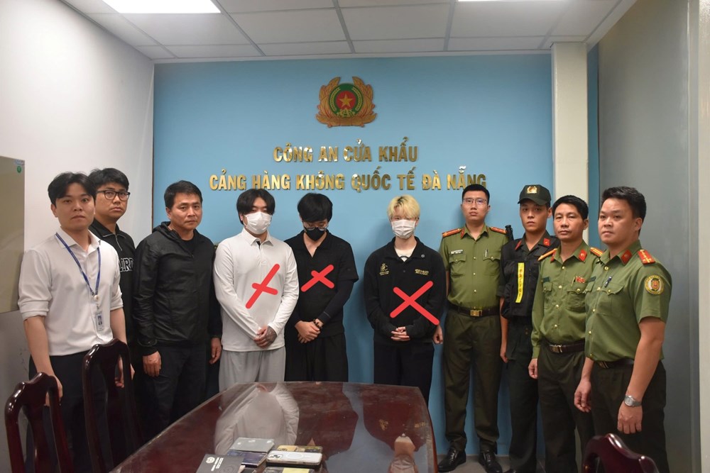 Bắt và bàn giao 3 nghi phạm Hàn Quốc bị Interpol truy nã đỏ - ảnh 1