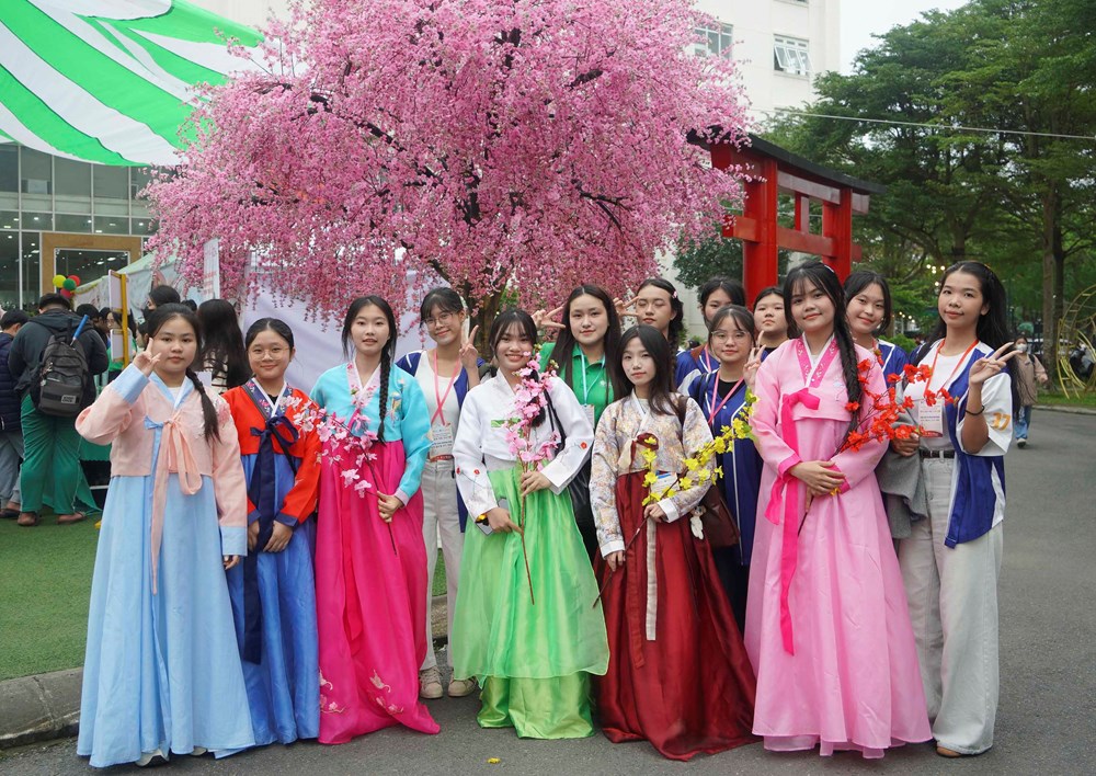 Sôi nổi trải nghiệm văn hoá Hàn Quốc dành cho học sinh, sinh viên Đà Nẵng - ảnh 3