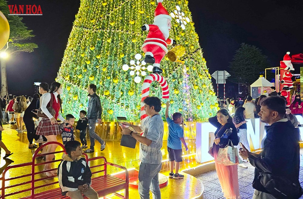 Đà Nẵng lung linh sắc màu Giáng sinh 2025 - ảnh 4