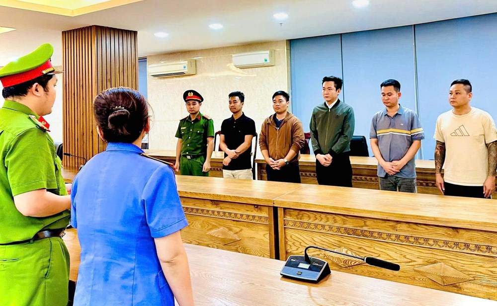 Triệt phá đường dây “chạy án” liên quan chuyên án rửa tiền 67.000 tỉ đồng - ảnh 1