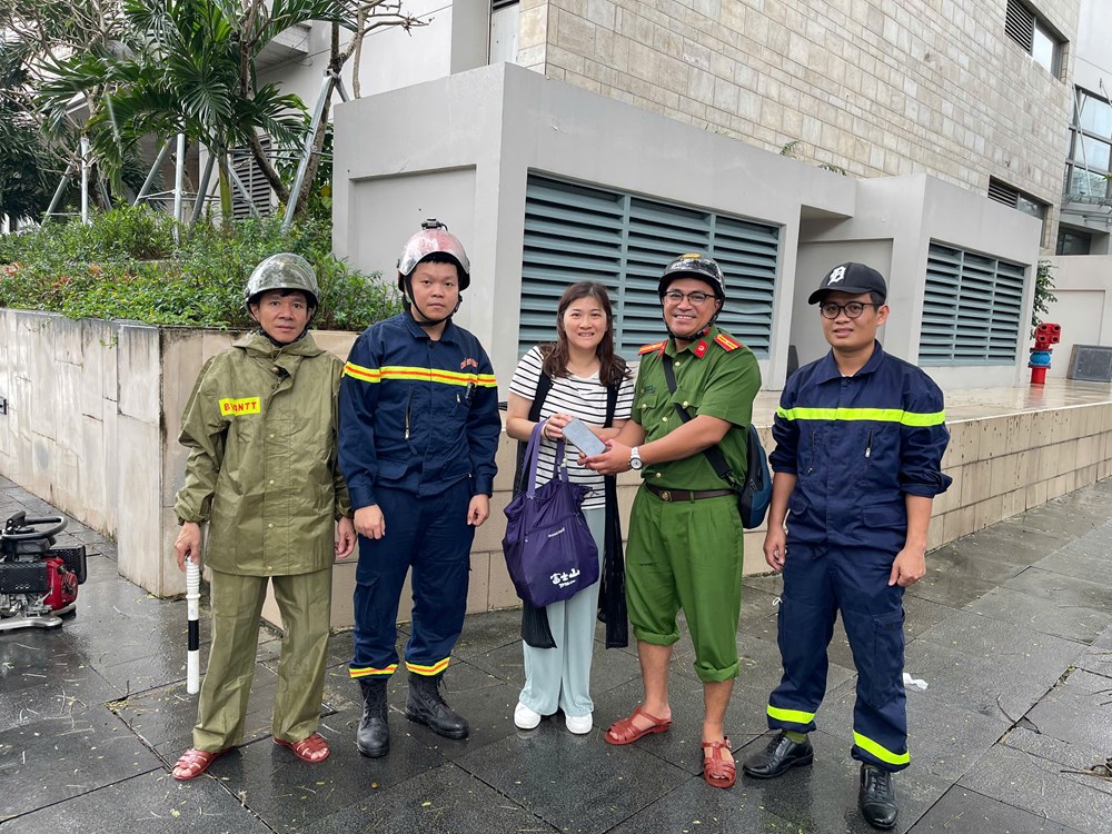 Nữ du khách Hồng Kông (Trung Quốc) xúc động khi được Công an Đà Nẵng giúp đỡ - ảnh 2