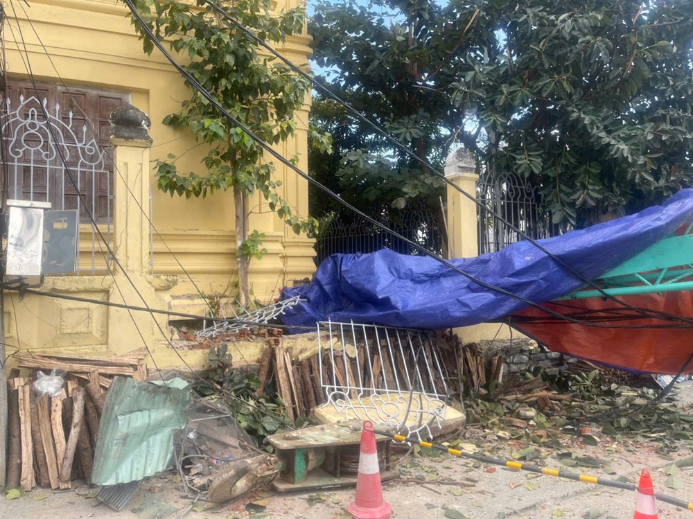 Gãy cần cẩu tại công trình xây dựng giữa trung tâm Đà Nẵng - ảnh 2