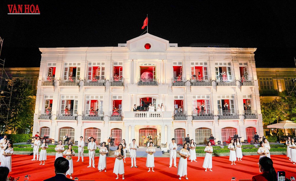 Da Nang Concert số 2 “Dòng chảy bất tận” gây ấn tượng trong đêm đầu năm mới - ảnh 1