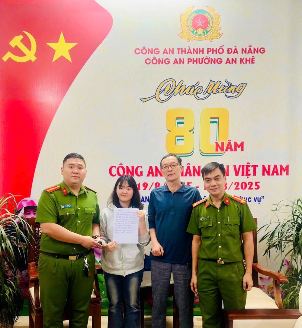 Đà Nẵng mến khách qua hành động đẹp với du khách Hàn Quốc - ảnh 1