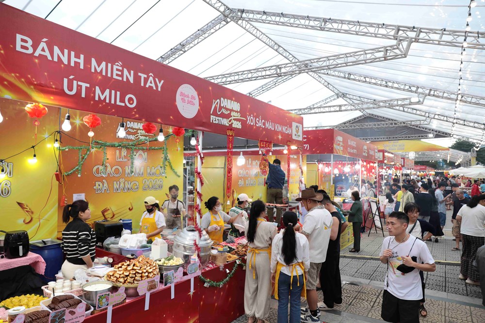 Không gian ẩm thực Cheer Fest hút khách dịp đón năm mới 2026 - ảnh 3