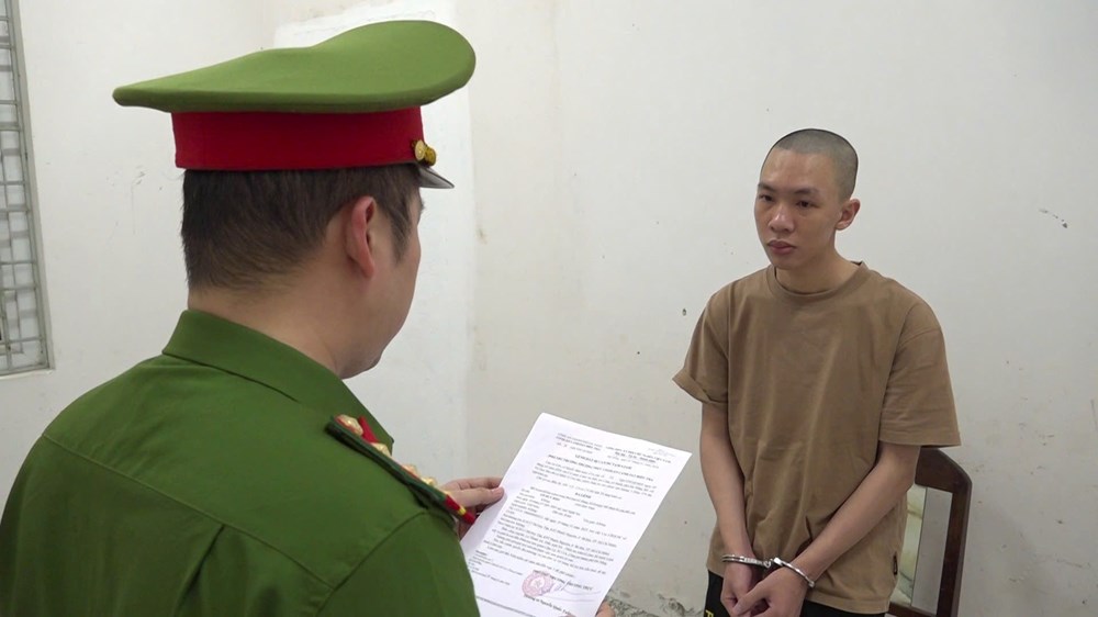 Giả danh giảng viên đại học, lừa bán đồng phục chiếm đoạt hơn 700 triệu đồng - ảnh 1