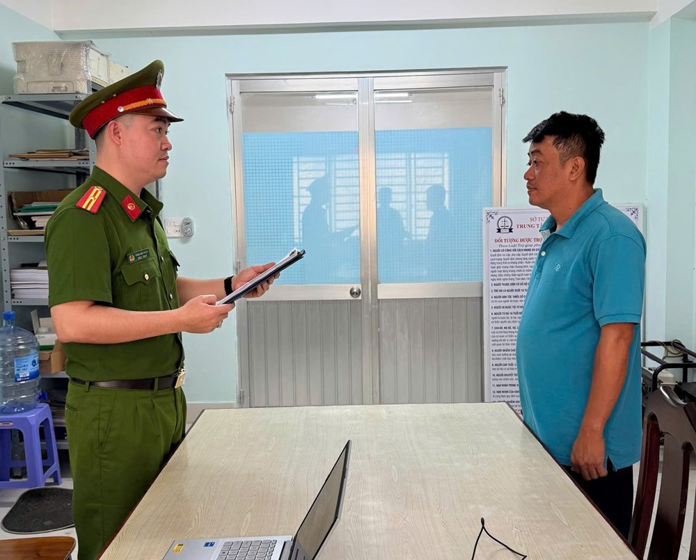 Khởi tố đối tượng lừa người yêu góp vốn kinh doanh, chiếm đoạt gần 2 tỉ đồng - ảnh 2