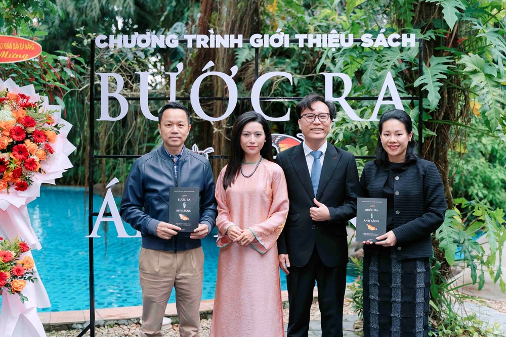 “Bước ra ánh sáng”: Hành trình tìm lại sự tự tin từ bên trong - ảnh 1