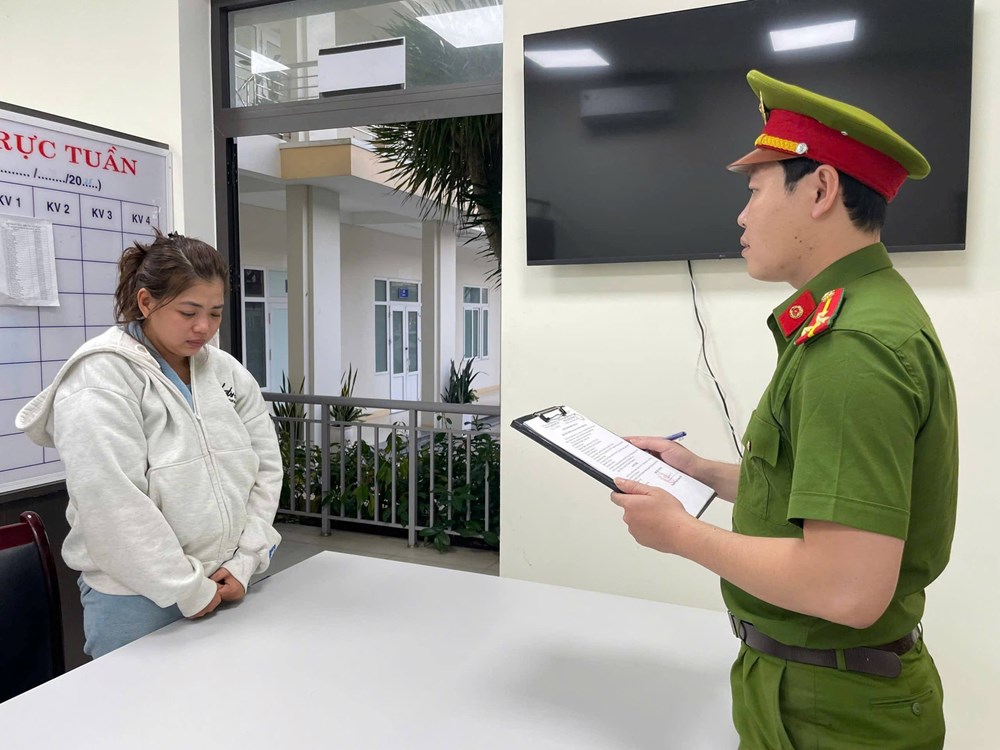 Bắt giữ “nữ quái” đột nhập nhà dân trộm cắp tài sản  - ảnh 1