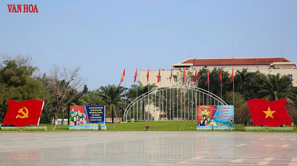 Phố phường Đà Nẵng rực rỡ cờ hoa chào mừng Đại hội XIV của Đảng - ảnh 9