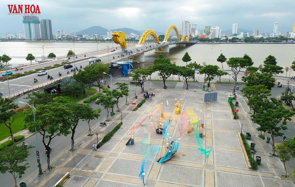 Không gian Tết truyền thống rộn ràng bên sông Hàn - ảnh 1