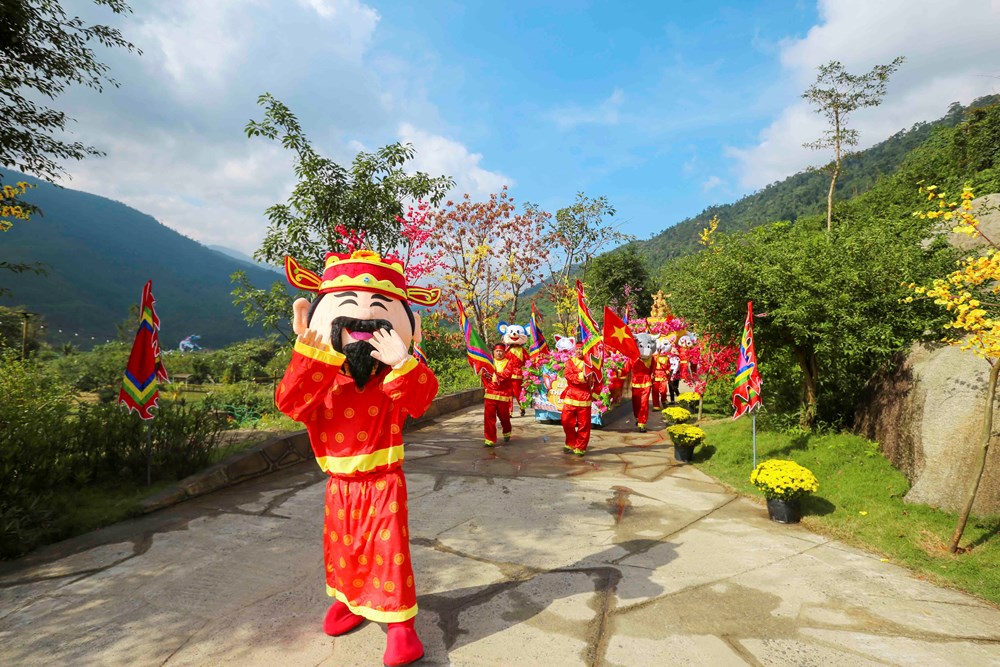 Đà Nẵng hút khách dịp Tết Nguyên đán nhờ không gian lễ hội và trải nghiệm văn hóa - ảnh 4