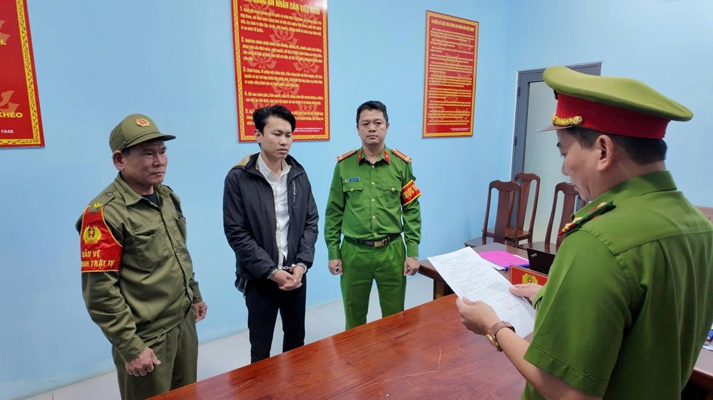 Bắt đối tượng hành hung người khác sau va chạm giao thông - ảnh 1