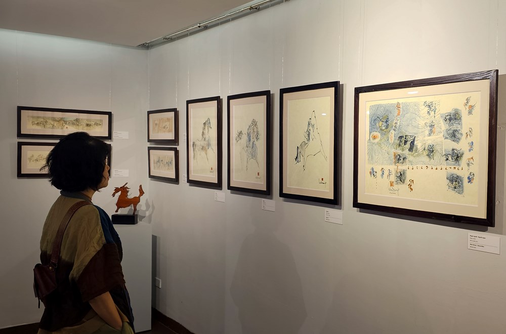 Khai mạc Triển lãm “Ngựa và hoa trong sáng tác của Lê Bá Đảng” tại Đà Nẵng - ảnh 10