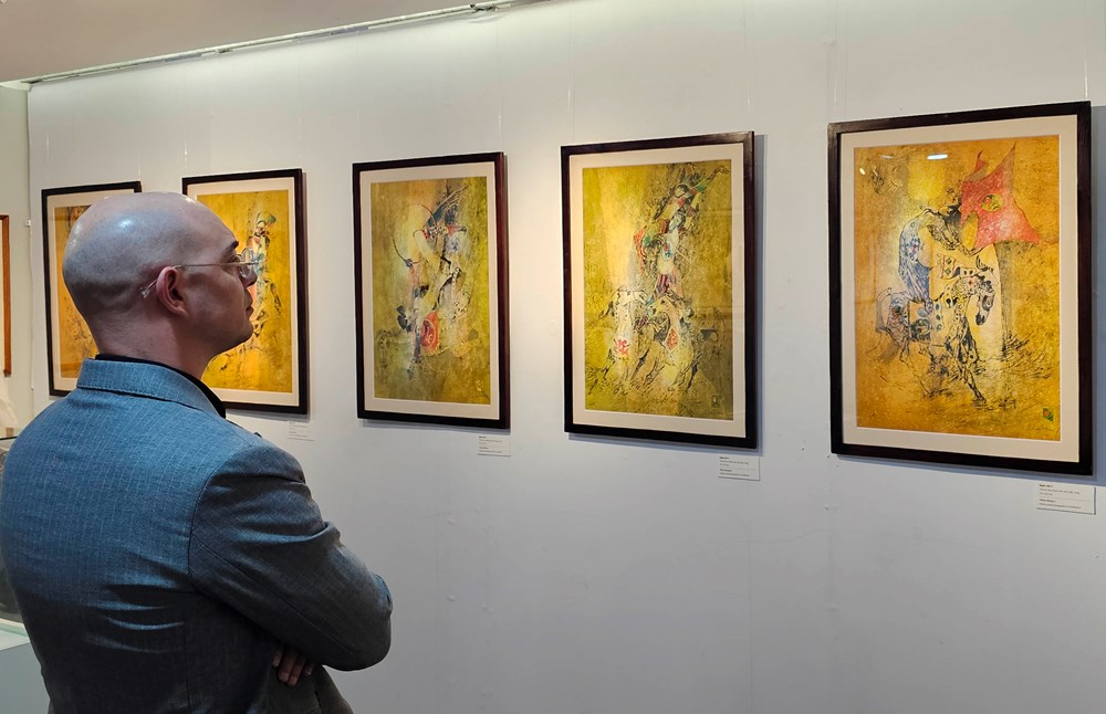 Khai mạc Triển lãm “Ngựa và hoa trong sáng tác của Lê Bá Đảng” tại Đà Nẵng - ảnh 8