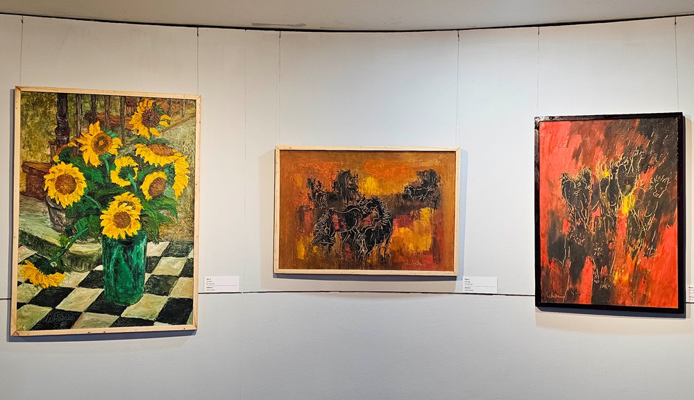 Khai mạc Triển lãm “Ngựa và hoa trong sáng tác của Lê Bá Đảng” tại Đà Nẵng - ảnh 5