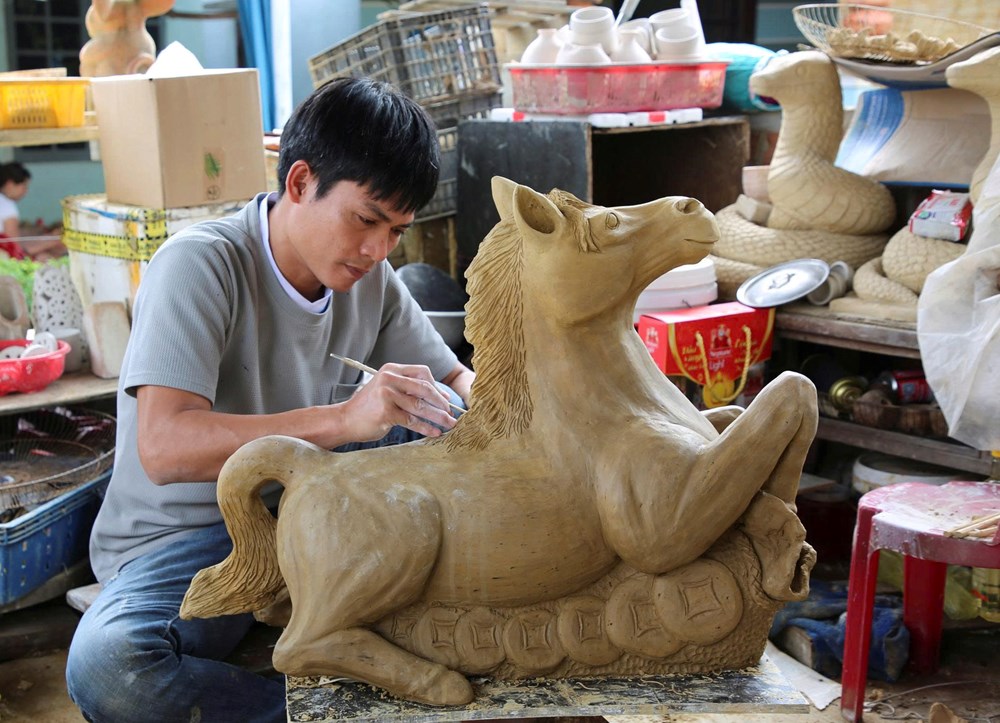 Về Thanh Hà xem thợ gốm làm linh vật đón xuân - ảnh 9