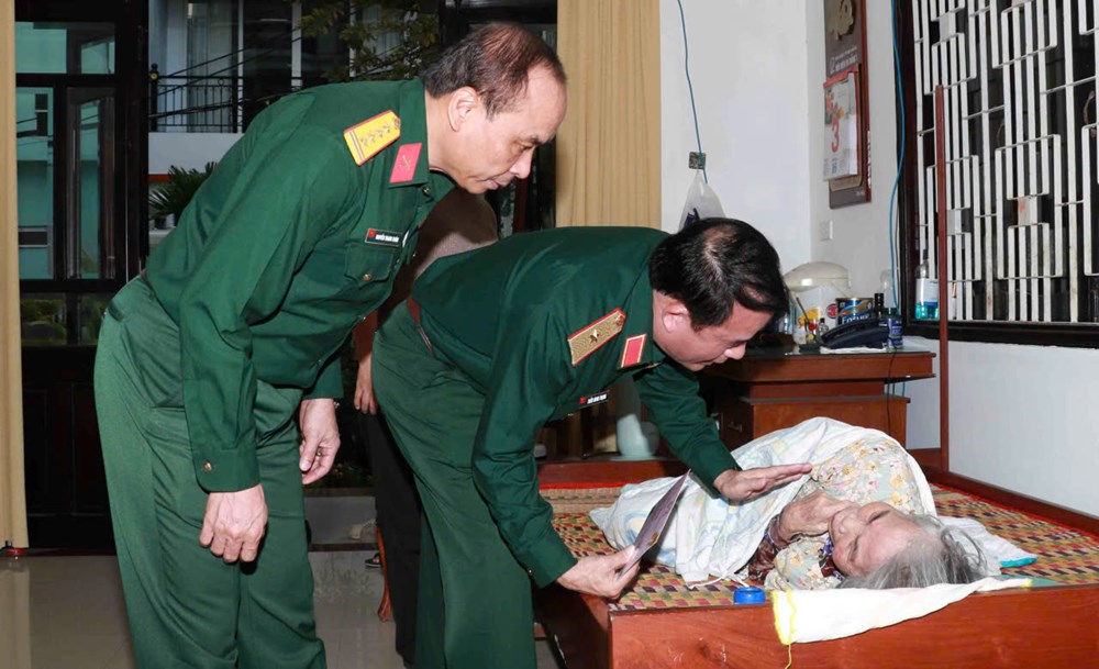 Đi về phía nhân dân - ấm áp nghĩa tình quân dân giữa lòng Đà Nẵng - ảnh 2