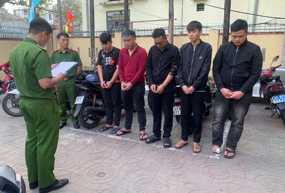 Bắt tạm giam nhóm đối tượng cướp tài sản, gây rối trật tự công cộng tại Đà Nẵng - ảnh 1