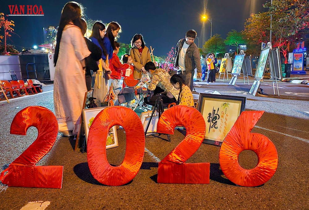 Đà Nẵng: Rộn ràng “Chào Tết Bính Ngọ 2026” trên Phố đi bộ Bạch Đằng - ảnh 11