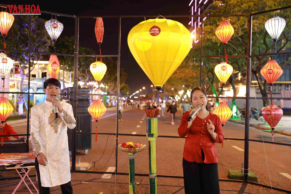 Đà Nẵng: Rộn ràng “Chào Tết Bính Ngọ 2026” trên Phố đi bộ Bạch Đằng - ảnh 3