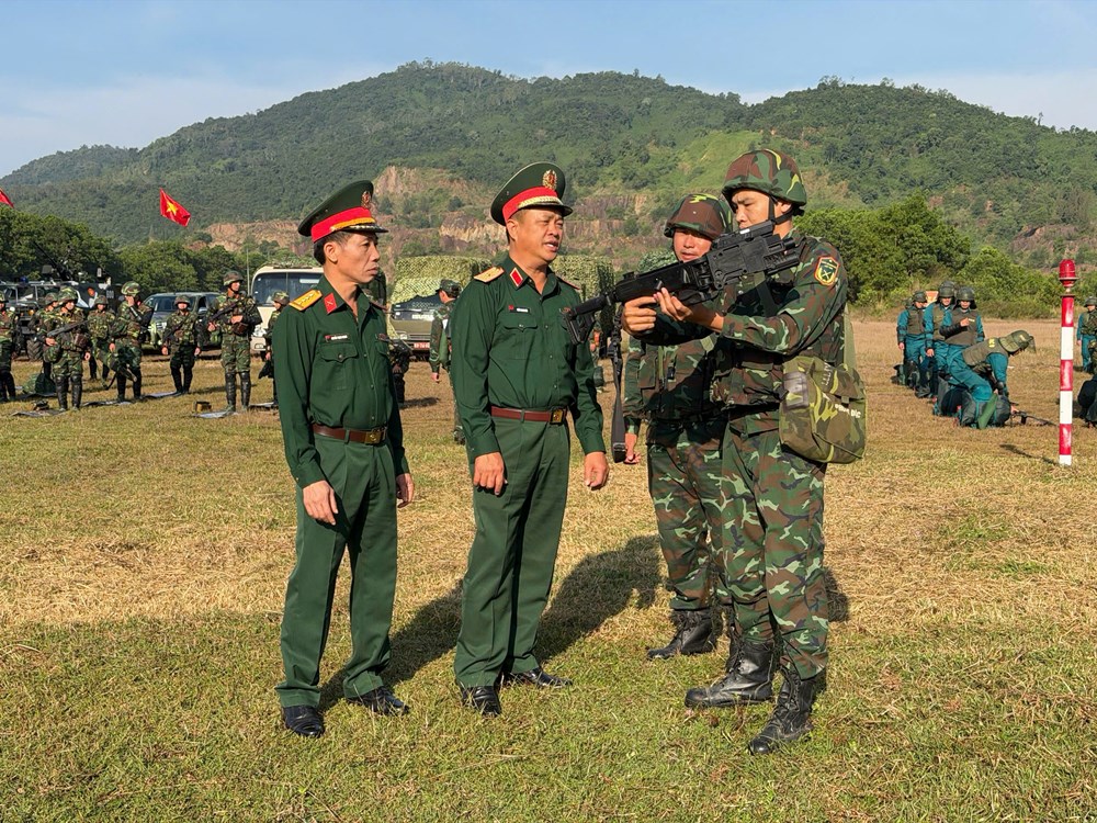 Quân khu 5 báo động kiểm tra công tác trực sẵn sàng chiến đấu dịp Tết Bính Ngọ 2026 - ảnh 4