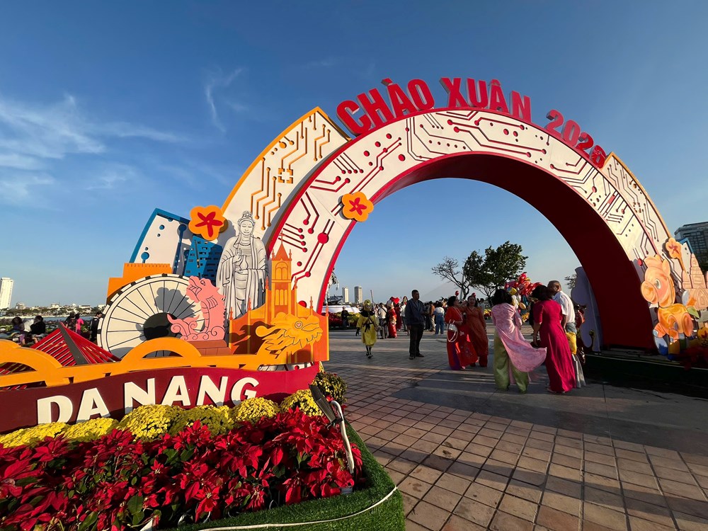 Đà Nẵng Tết Bính Ngọ 2026: Sắc xuân rực rỡ, điểm hẹn văn hóa - du lịch - ảnh 1
