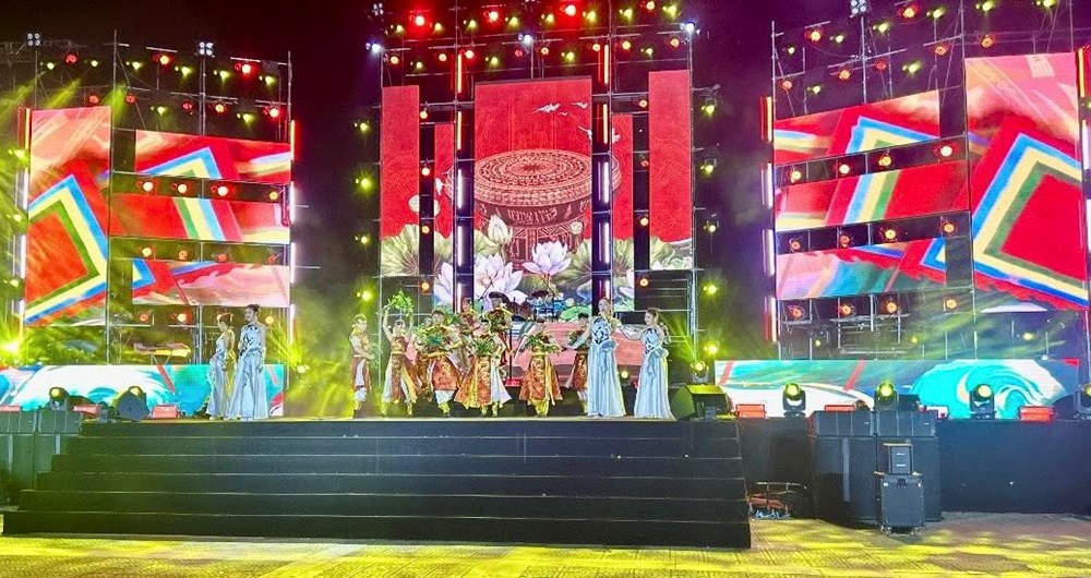 Đặc sắc chương trình nghệ thuật “Nắng xuân phố mới” - ảnh 2