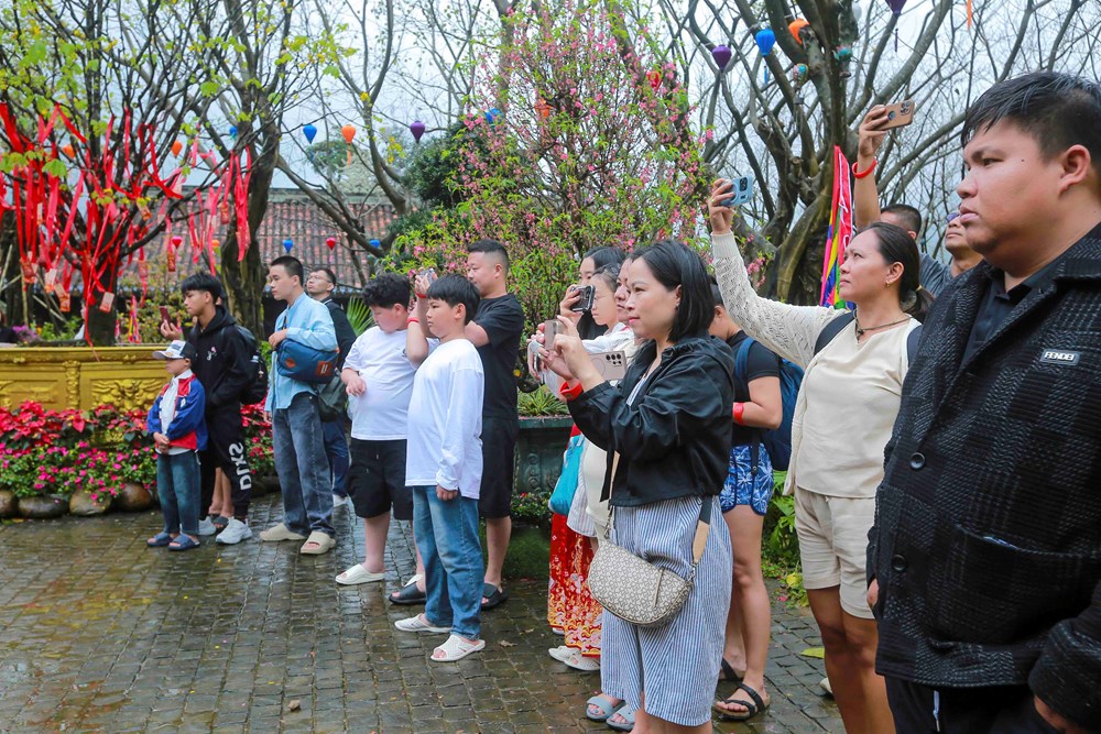 Rộn ràng du khách đón Xuân với lễ hội Thần Tài 2026 - ảnh 15