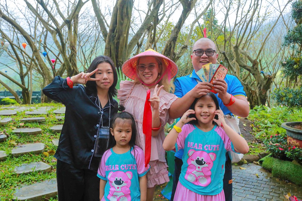 Rộn ràng du khách đón Xuân với lễ hội Thần Tài 2026 - ảnh 16