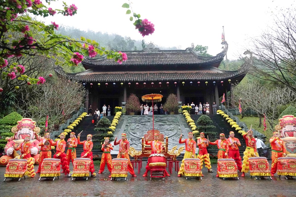 Rộn ràng du khách đón Xuân với lễ hội Thần Tài 2026 - ảnh 3