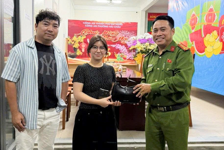 Đà Nẵng: Kịp thời hỗ trợ người dân, du khách tìm lại tài sản thất lạc dịp Tết - ảnh 2