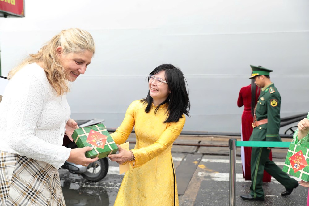 Đà Nẵng rộn ràng đón khách tàu biển quốc tế dịp Tết Bính Ngọ - ảnh 3