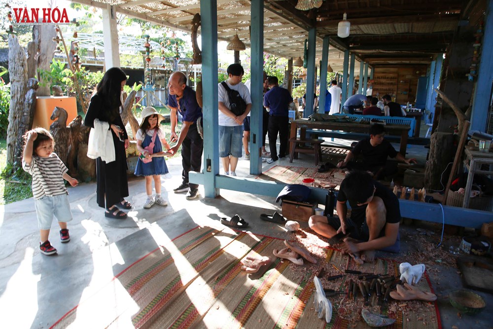 Độc đáo linh vật ngựa gỗ ở làng Củi Lũ  - ảnh 16