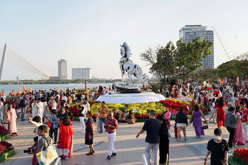 Đón 1,1 triệu lượt khách, doanh thu gần 4.000 tỉ đồng - ảnh 1