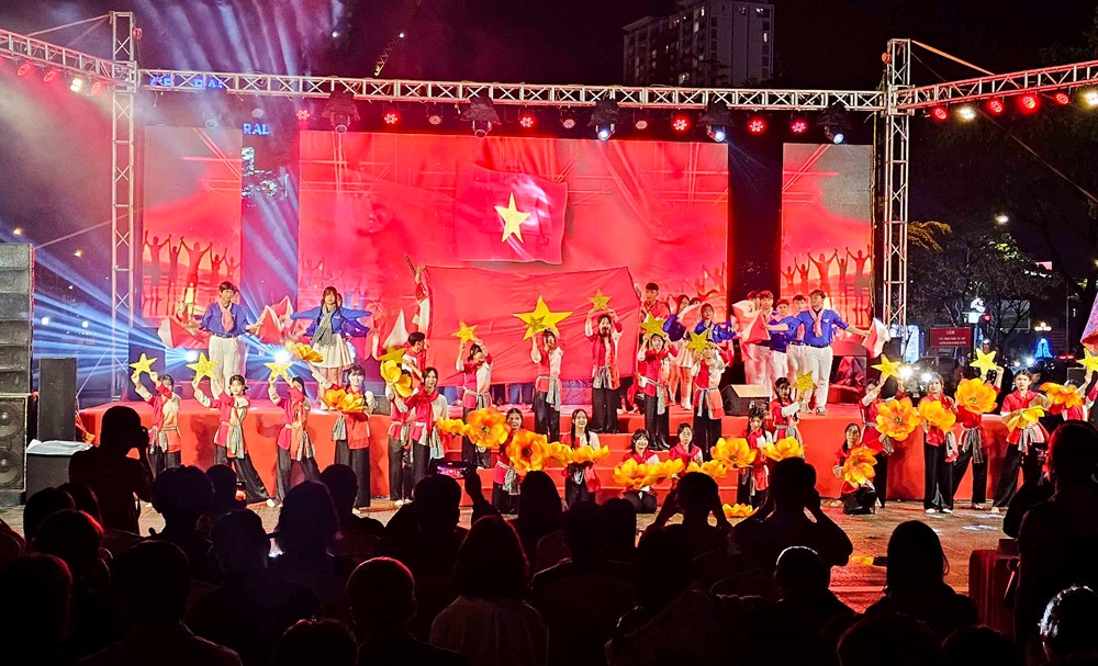 Sắc xuân rực rỡ trong đêm chung kết Tài năng nghệ thuật Đà Nẵng - ảnh 8
